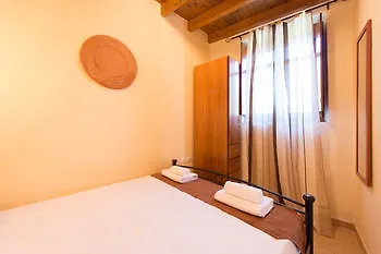 3 Charites Old Town Apartment *